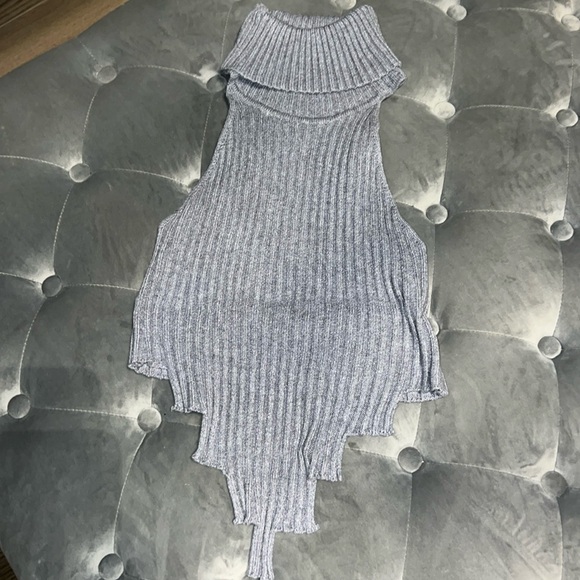 Two piece set - Picture 2 of 4